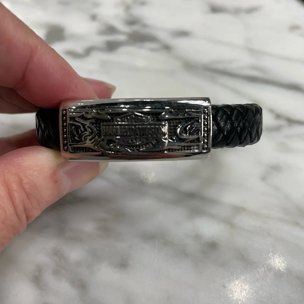 Harley Davidson Black Leather Bracelet with Silver Clasp - Picture 3 of 5